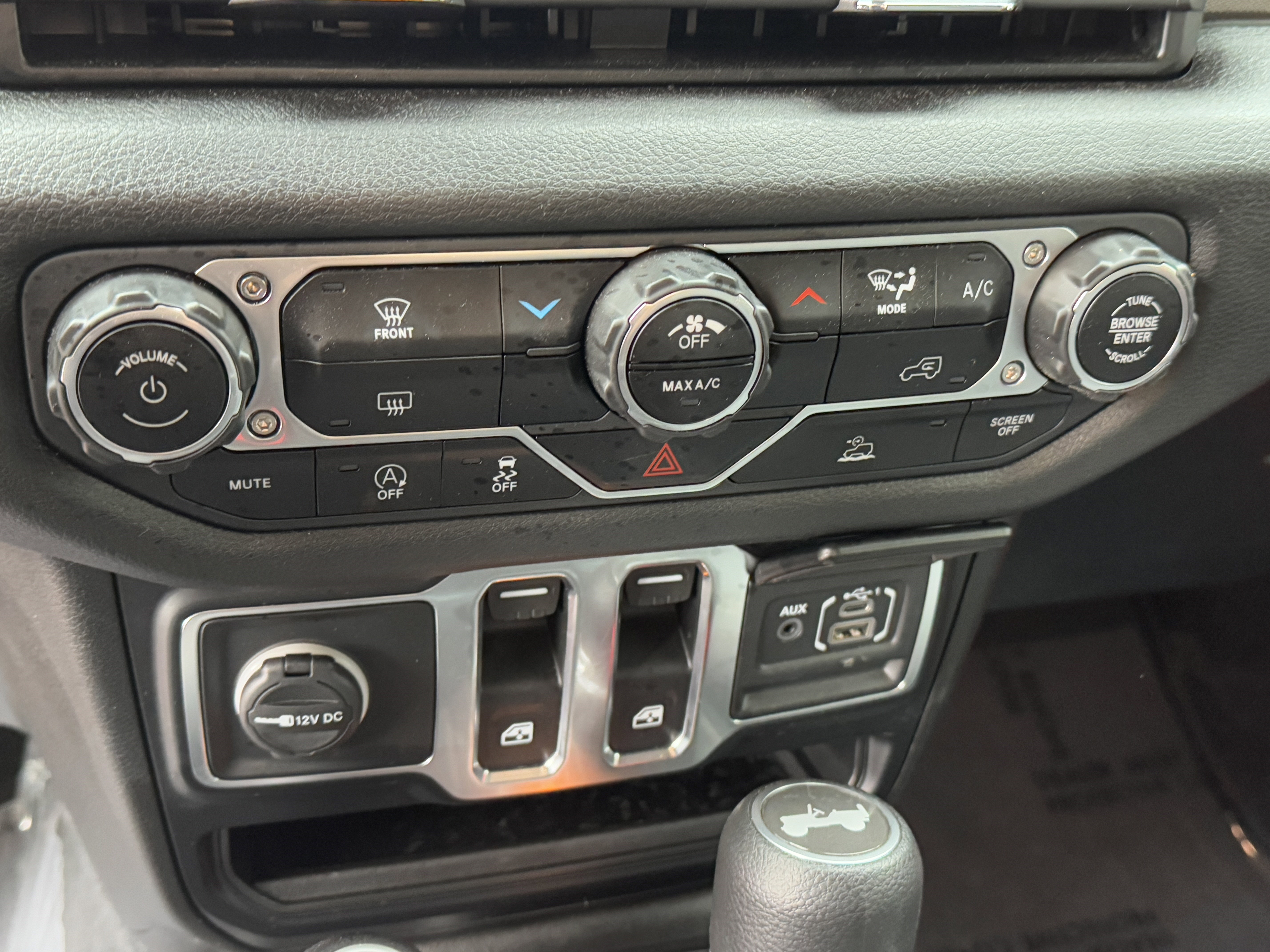 Used 2024 Jeep Wrangler Sport S image 20