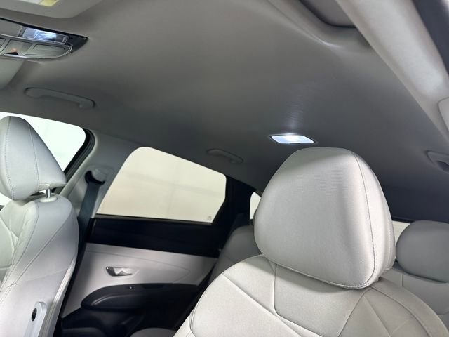 Used 2025 Hyundai Tucson SE image 12