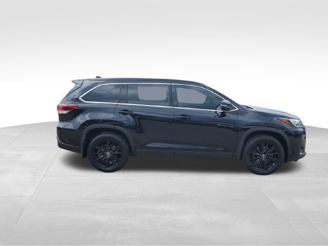 Used 2019 Toyota Highlander SE AWD/4WD image 3