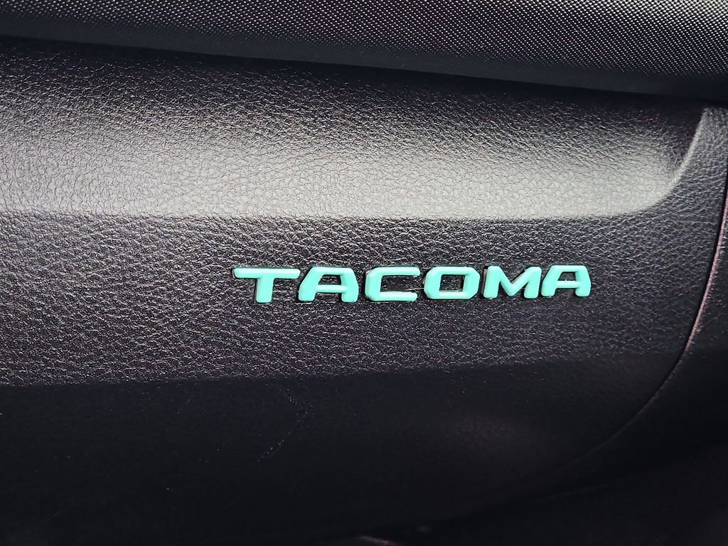 Used 2019 Toyota Tacoma TRD Sport w/ Technology Package AWD/4WD image 26