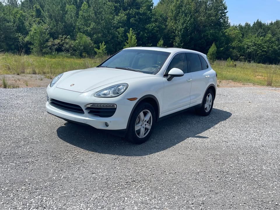 Used 2012 Porsche Cayenne S image 2
