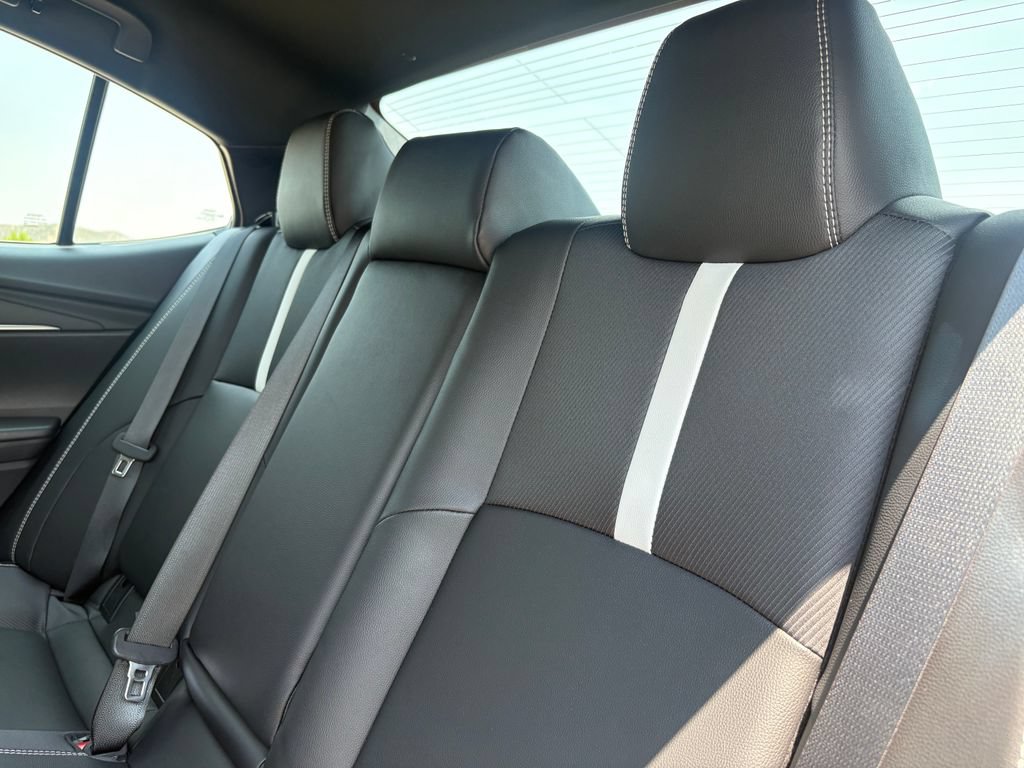 New 2026 Toyota Camry Hybrid FWD image 17