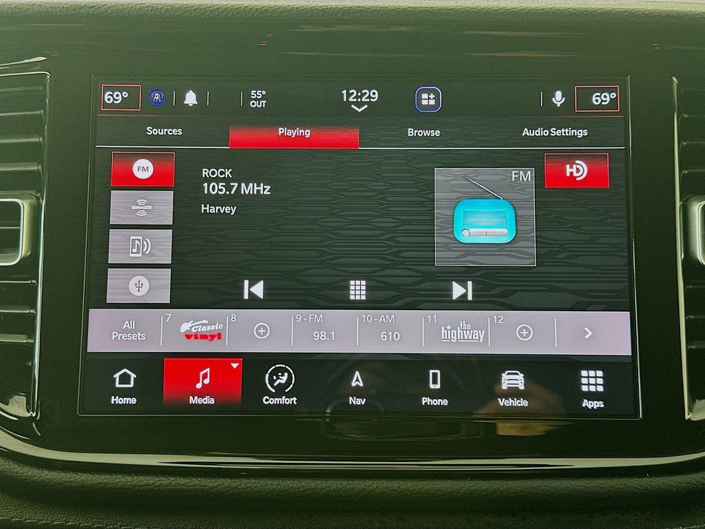 Used 2022 Dodge Durango SXT w/ Trailer Tow Group IV AWD/4WD image 17