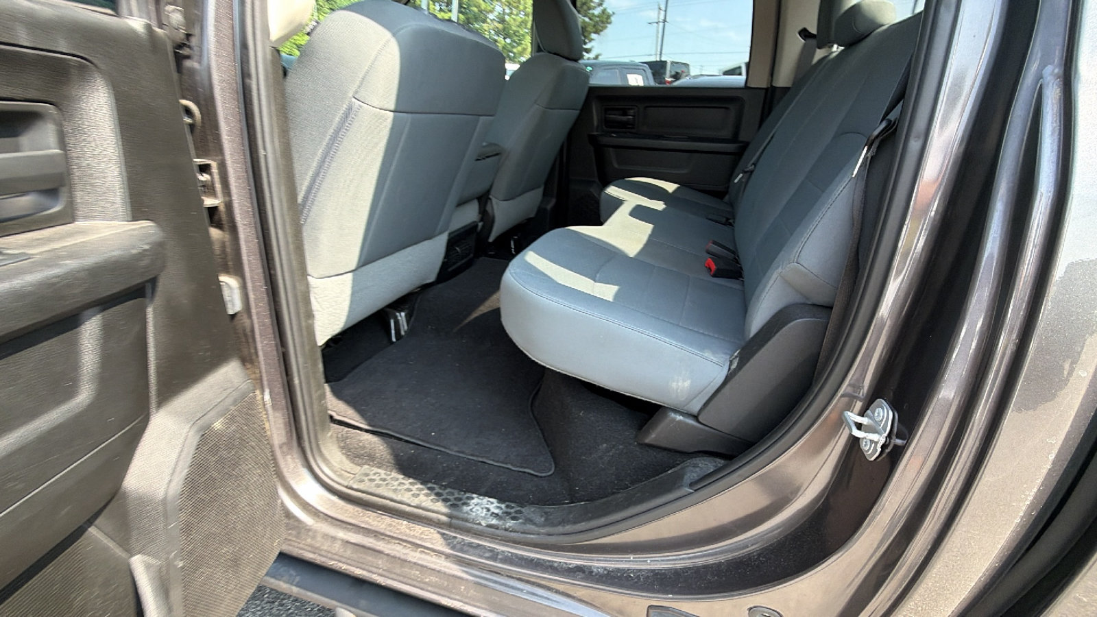 Used 2019 RAM 1500 Express AWD/4WD image 23