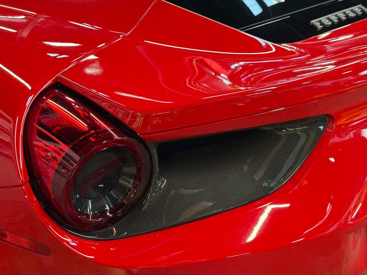 Used 2018 Ferrari 488 GTB RWD image 21