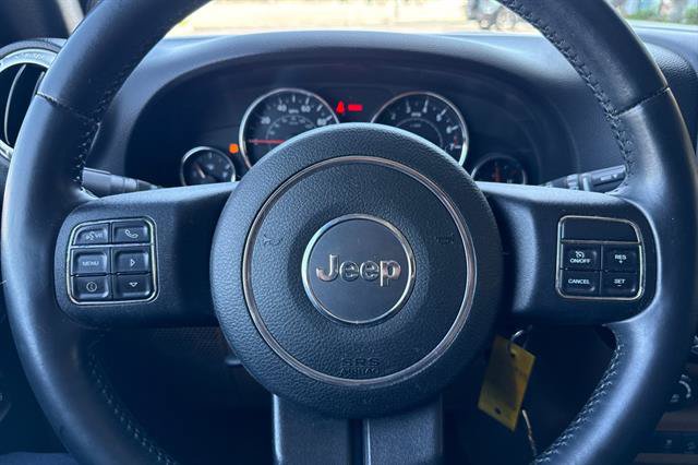 Used 2014 Jeep Wrangler Unlimited Rubicon w/ Connectivity Group AWD/4WD image 23