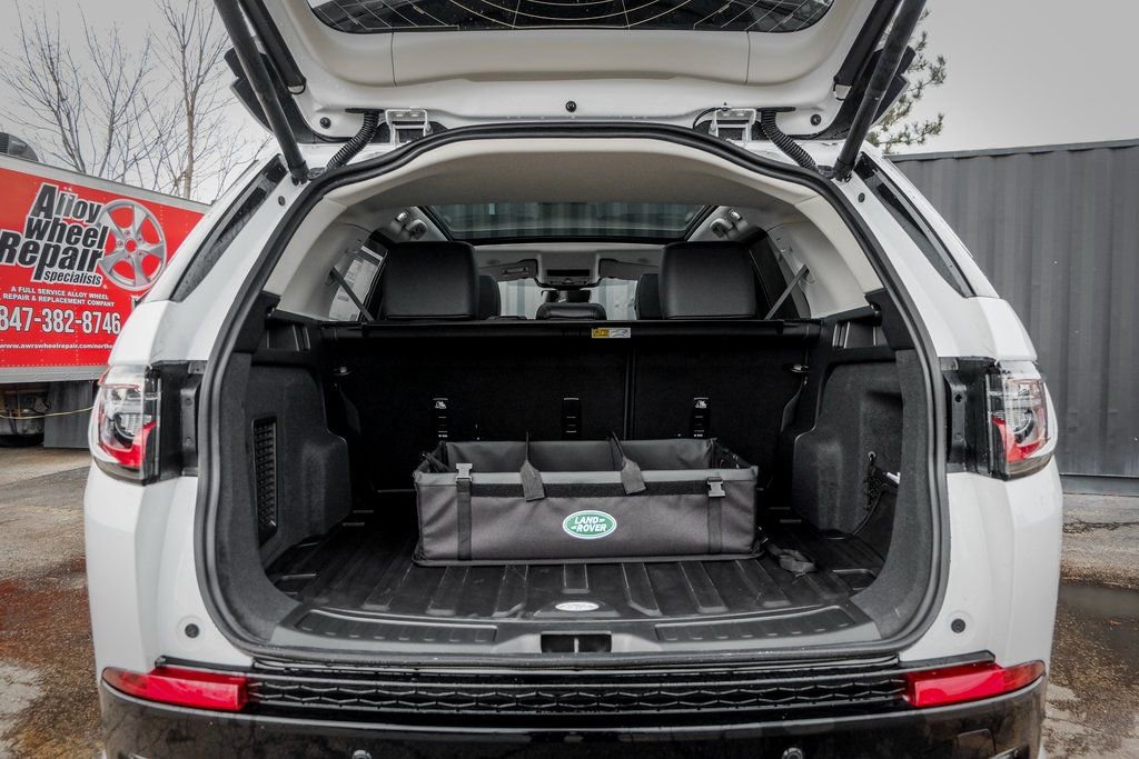 Used 2025 Land Rover Discovery Sport S image 9