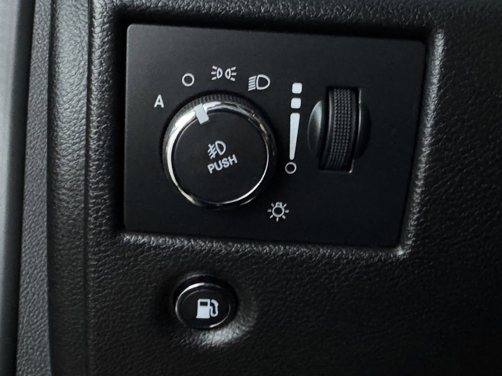 Used 2021 Jeep Grand Cherokee Freedom Edition AWD/4WD image 21