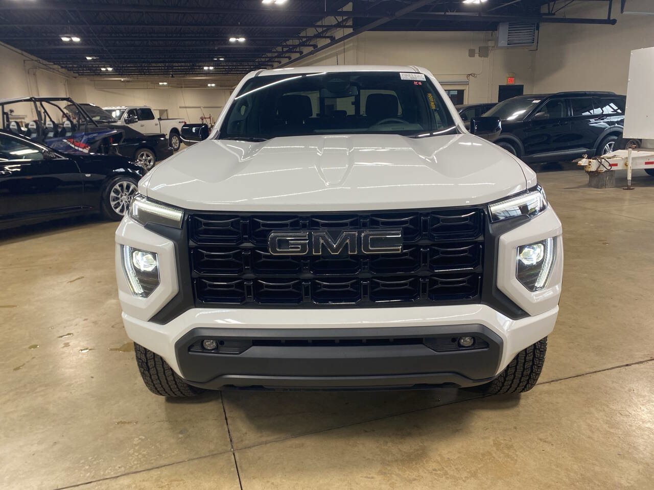 Used 2023 GMC Canyon Elevation image 2