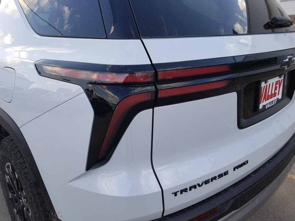 New 2026 Chevrolet Traverse Z71 w/ Enhanced Driving Package image 11