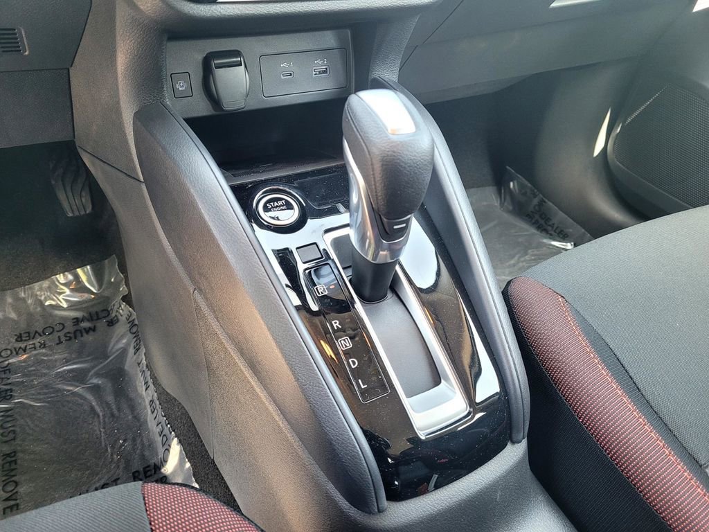 New 2025 Nissan Versa SR w/ Trunk Package FWD image 13