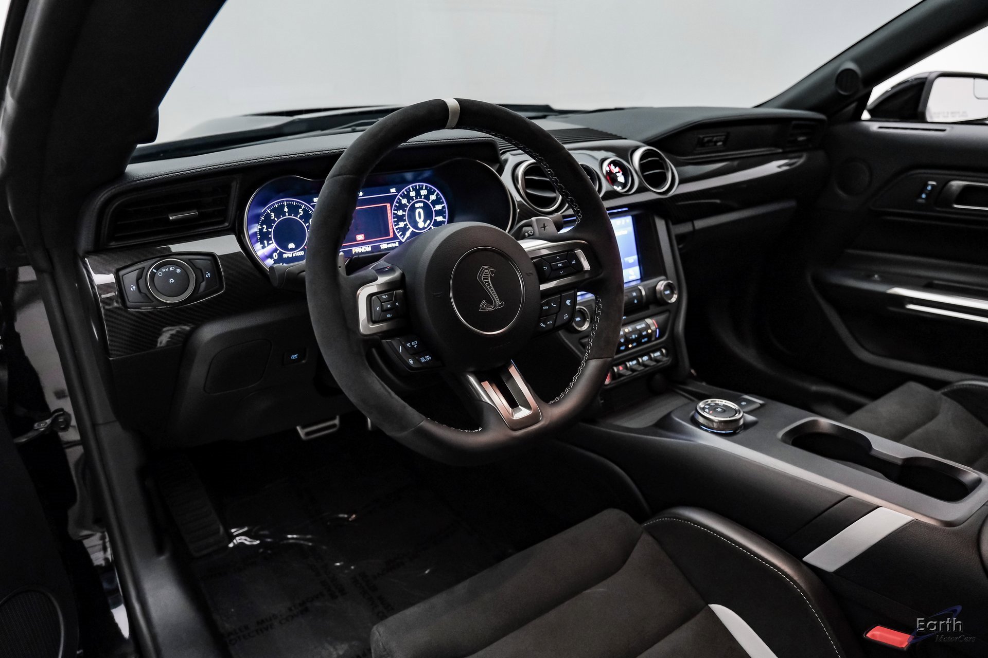 Used 2020 Ford Mustang Shelby GT500 w/ Carbon Fiber Track Pack image 36