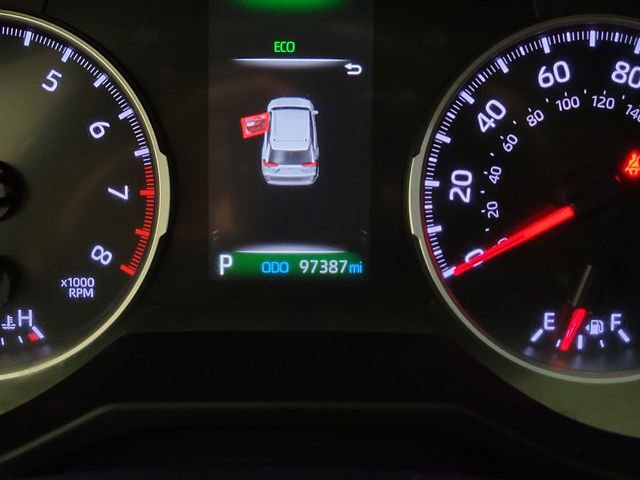 Used 2021 Toyota RAV4 LE FWD image 2