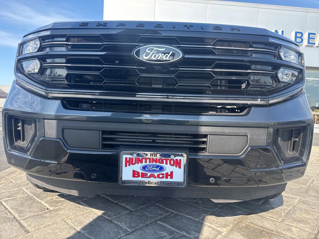 Used 2025 Ford Expedition Platinum w/ Stealth Performance Package AWD/4WD image 33