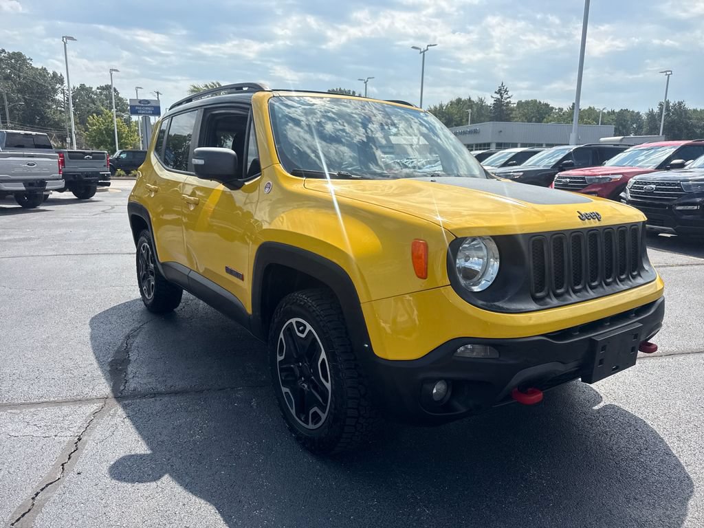 Used 2016 Jeep Renegade Trailhawk w/ Cold Weather Group AWD/4WD image 4