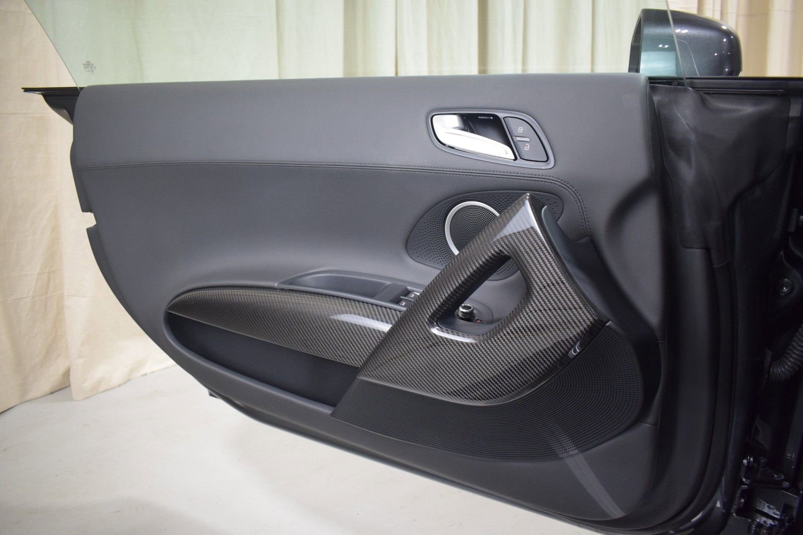 Used 2014 Audi R8 V8 w/ Convenience Package image 35