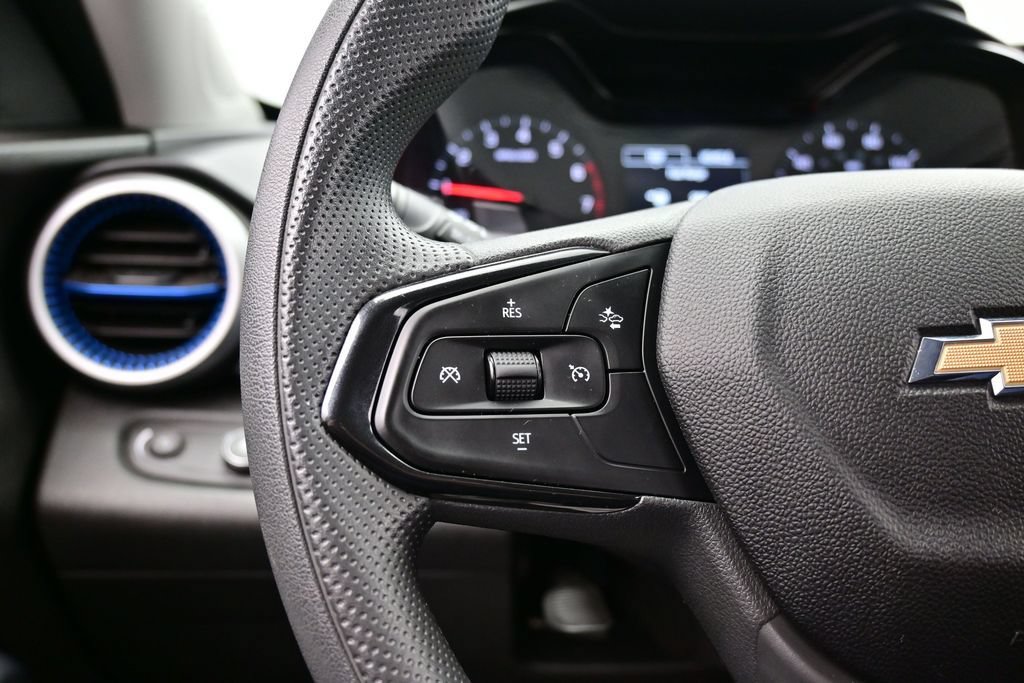 Used 2024 Chevrolet Trax LS FWD image 47
