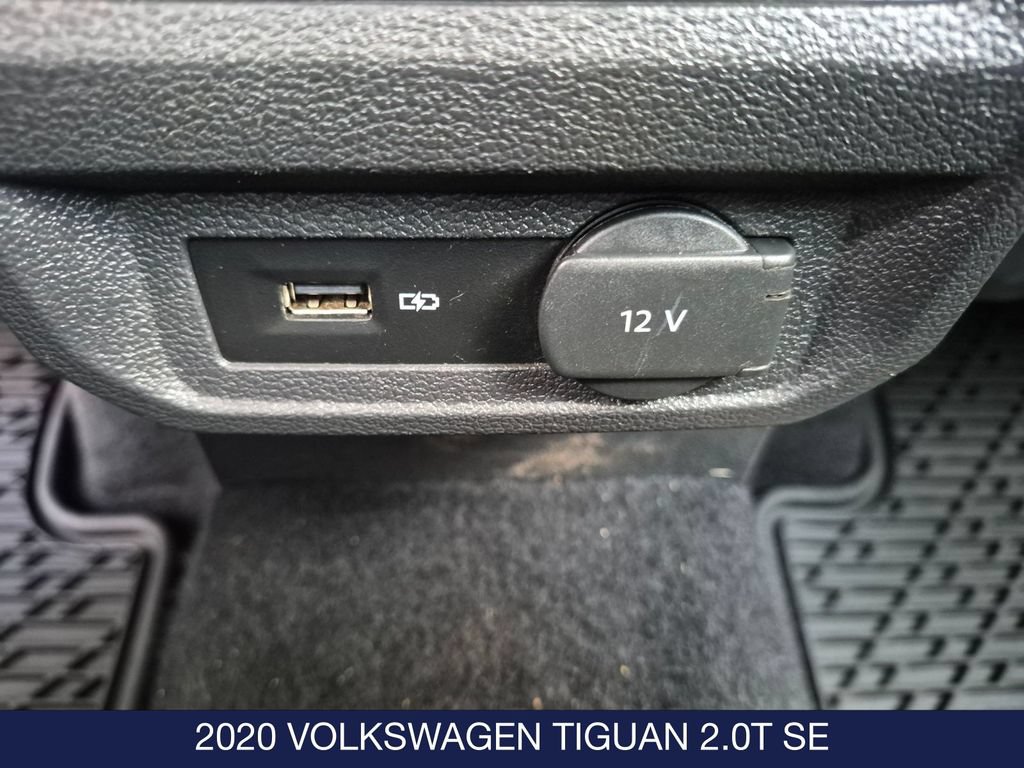 Used 2020 Volkswagen Tiguan SE w/ Panoramic Sunroof Package AWD/4WD image 17