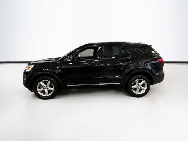 Used 2016 Ford Explorer XLT w/ Equipment Group 202A image 9