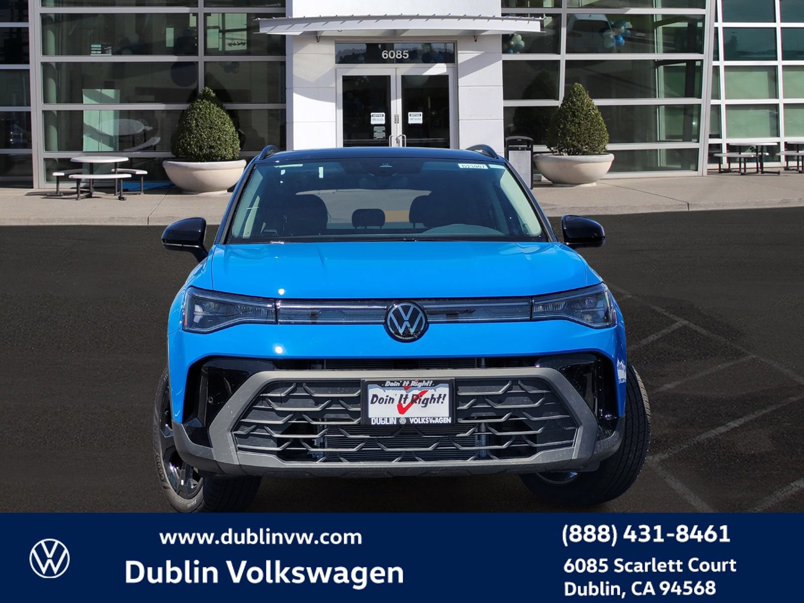 New 2025 Volkswagen Taos SE AWD/4WD image 2