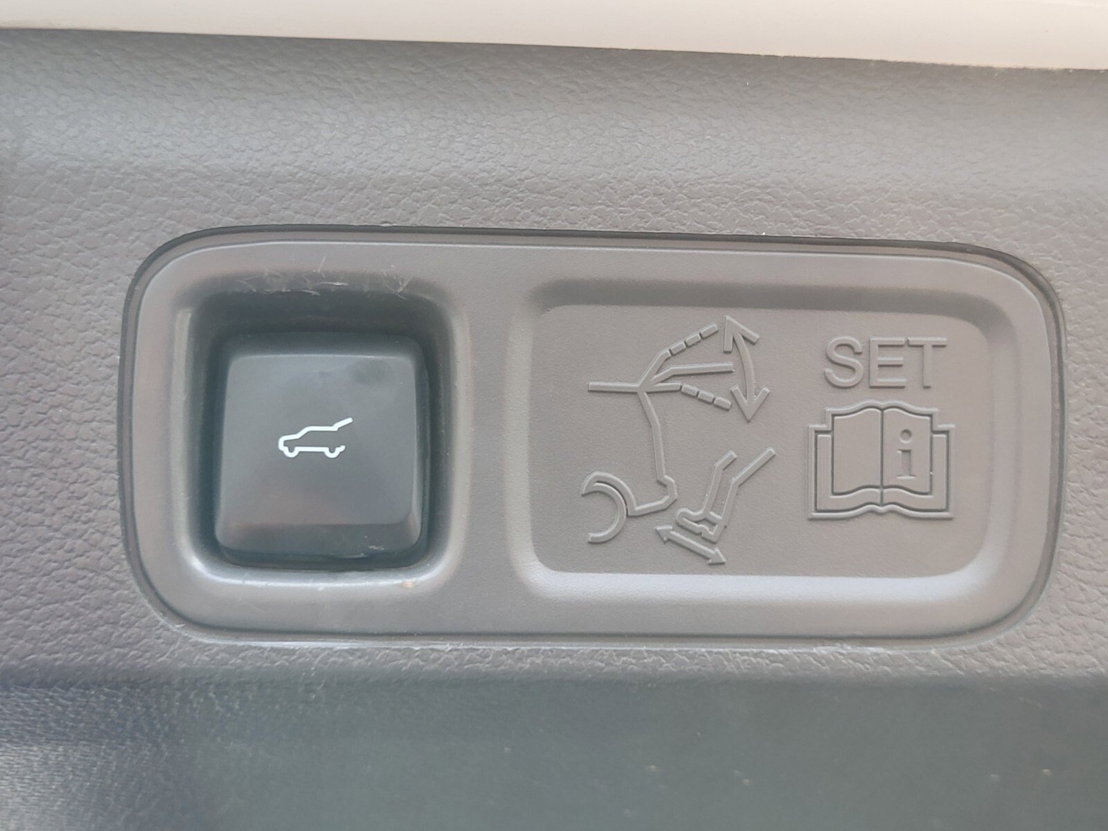 Certified 2021 Ford Expedition Limited image 32