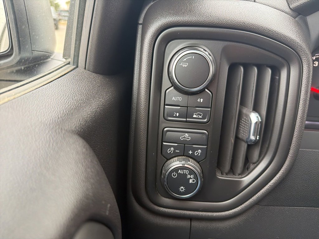 Used 2024 Chevrolet Silverado 1500 Custom image 15