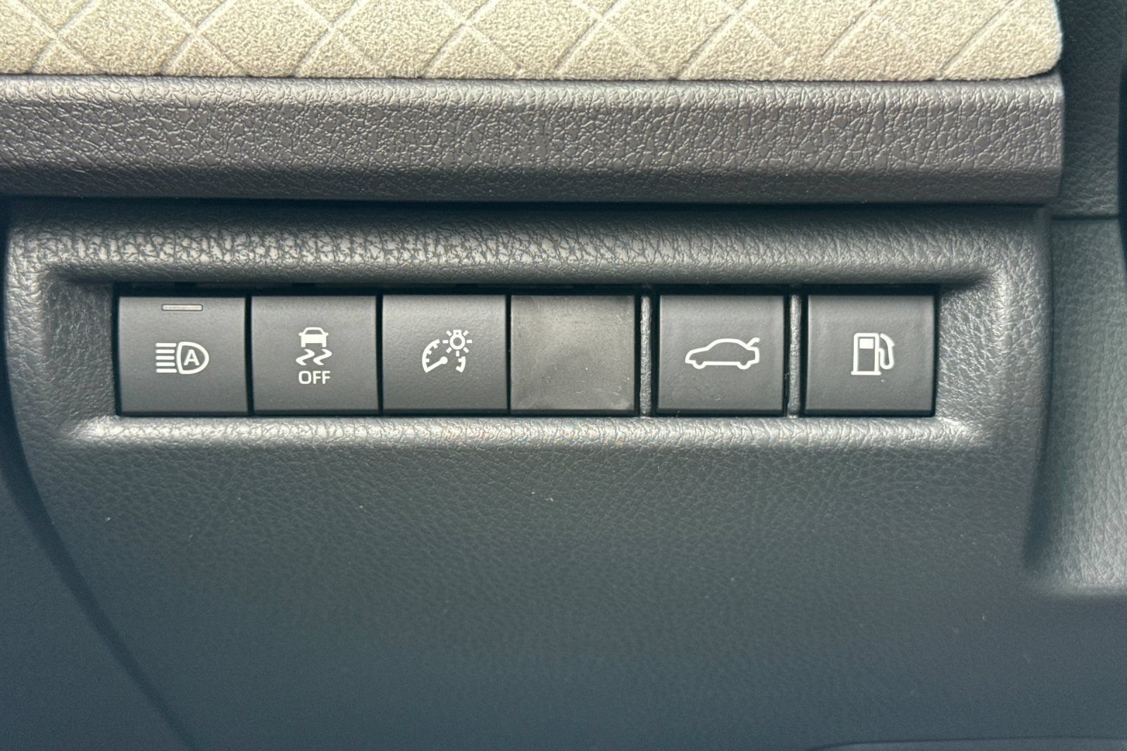 New 2026 Toyota Camry XLE w/ Premium Plus Package FWD image 30