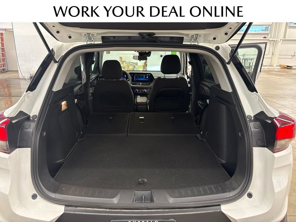 Used 2025 Chevrolet TrailBlazer LS w/ LS Convenience Package AWD/4WD image 18
