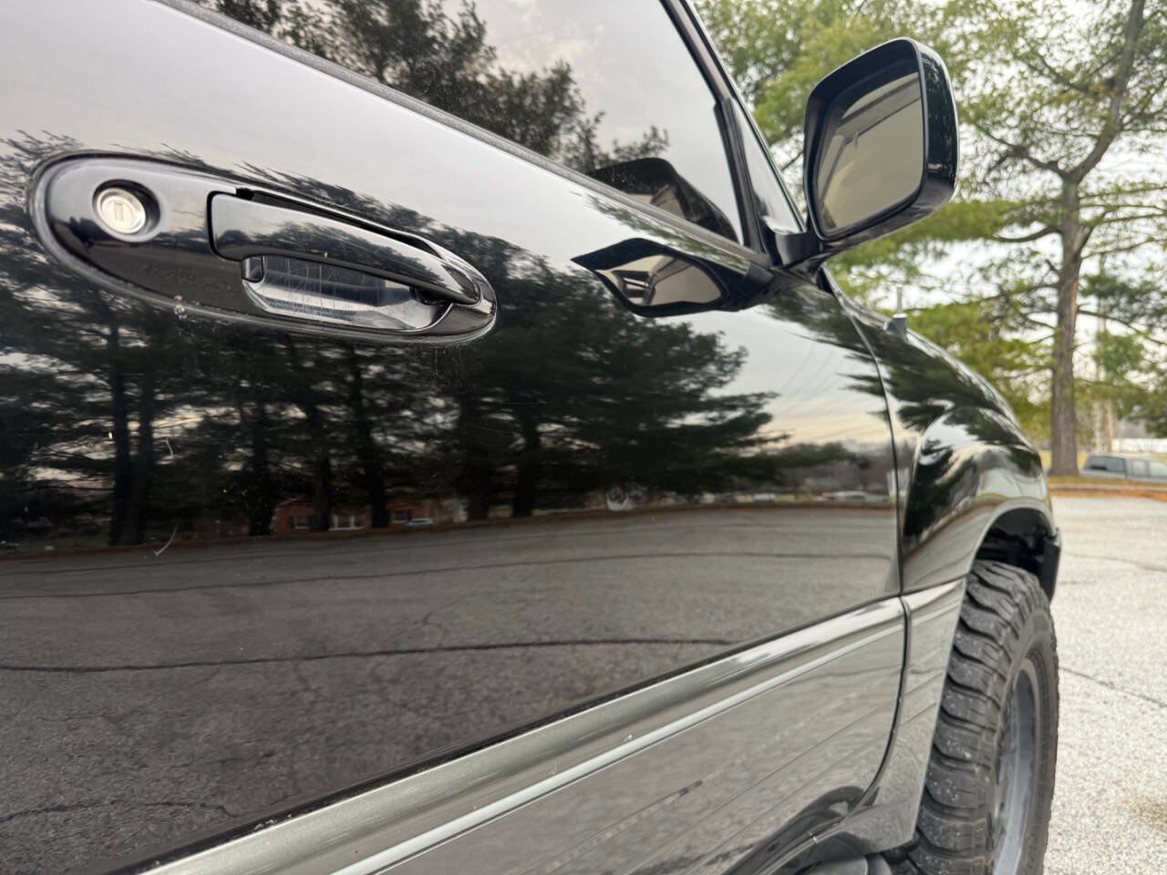 Used 2002 Lexus LX 470 4WD image 30