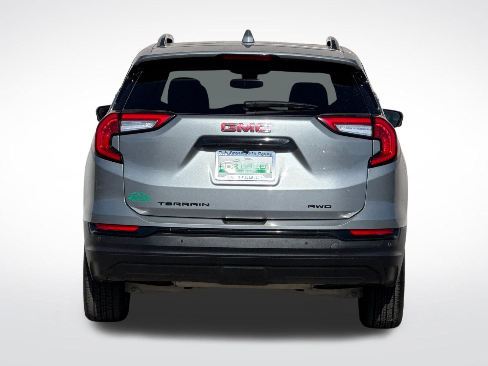 Used 2023 GMC Terrain SLE w/ Driver Convenience Package image 4