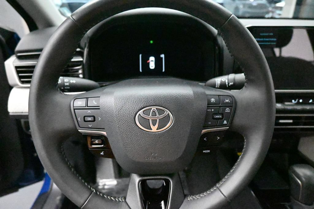 Used 2025 Toyota Camry XLE FWD image 16