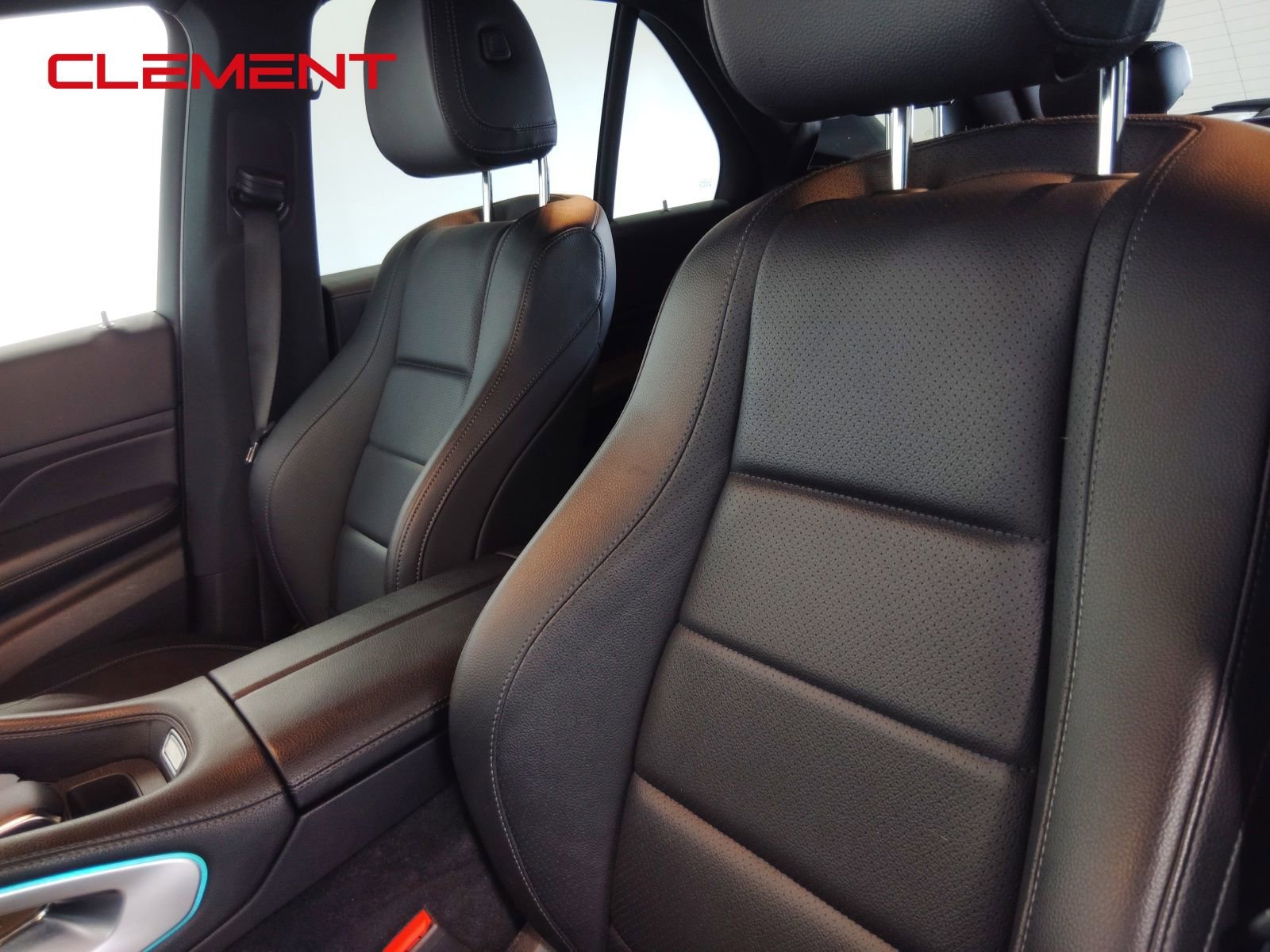 Used 2020 Mercedes-Benz GLE 350 4MATIC w/ MBUX Technology Package image 36