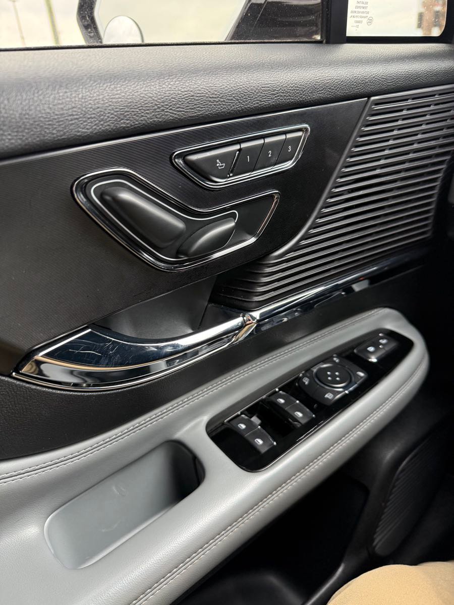 Used 2022 Lincoln Corsair Reserve w/ Equipment Group 201A image 24