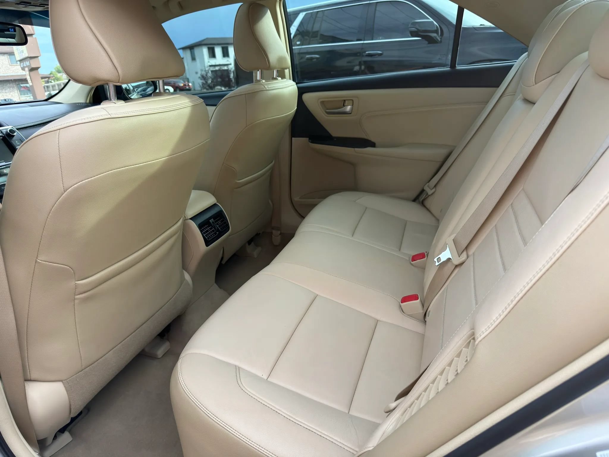 Used 2017 Toyota Camry XLE w/ Moonroof Package FWD image 14