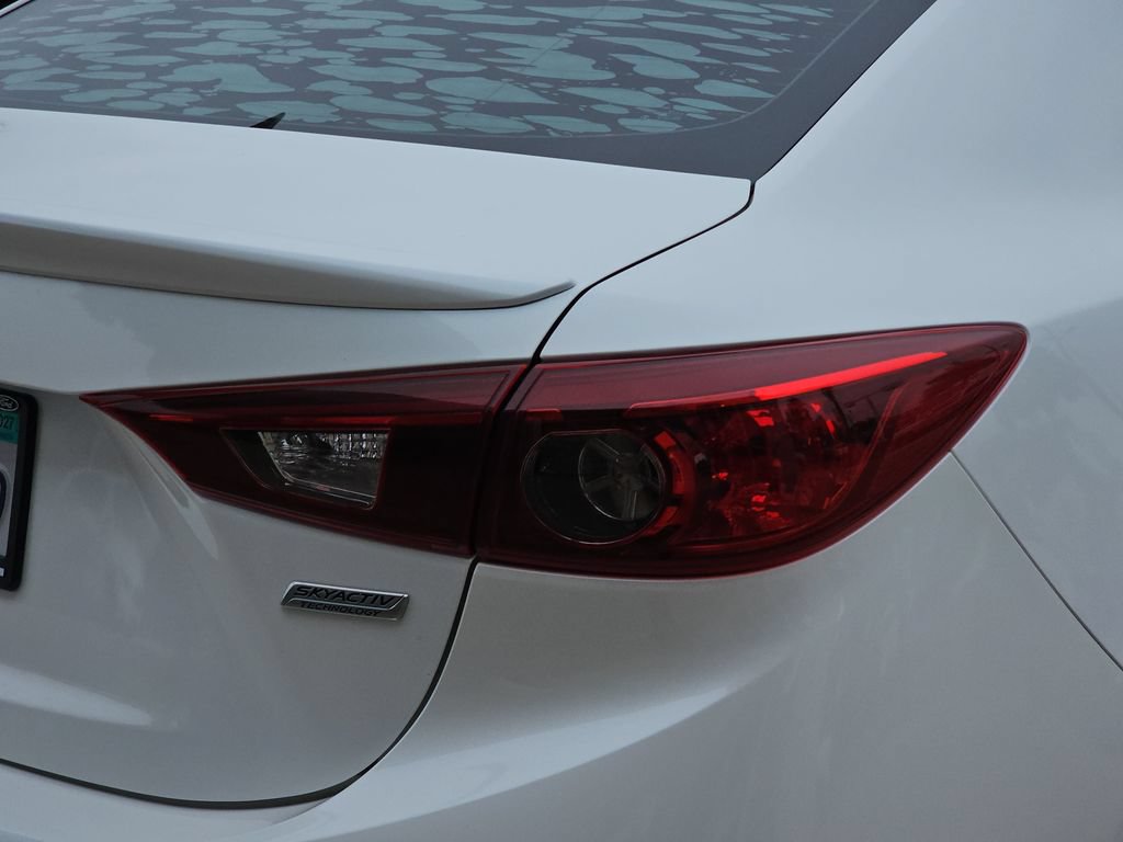 Used 2018 MAZDA MAZDA3 Touring FWD image 39