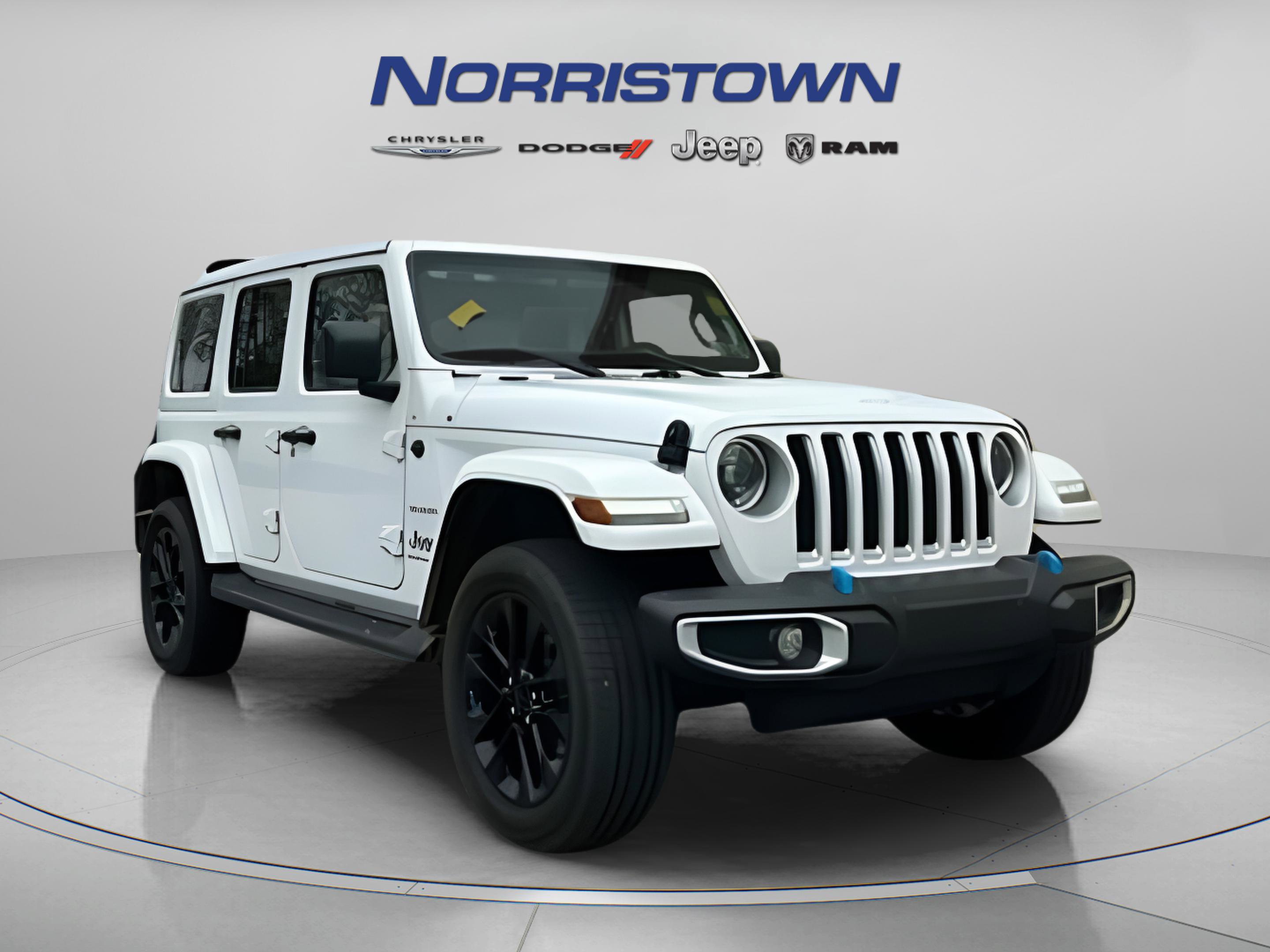 Used 2023 Jeep Wrangler Unlimited Sahara w/ Cold Weather Group AWD/4WD image 8