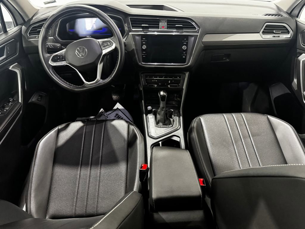 Used 2024 Volkswagen Tiguan SE FWD image 30
