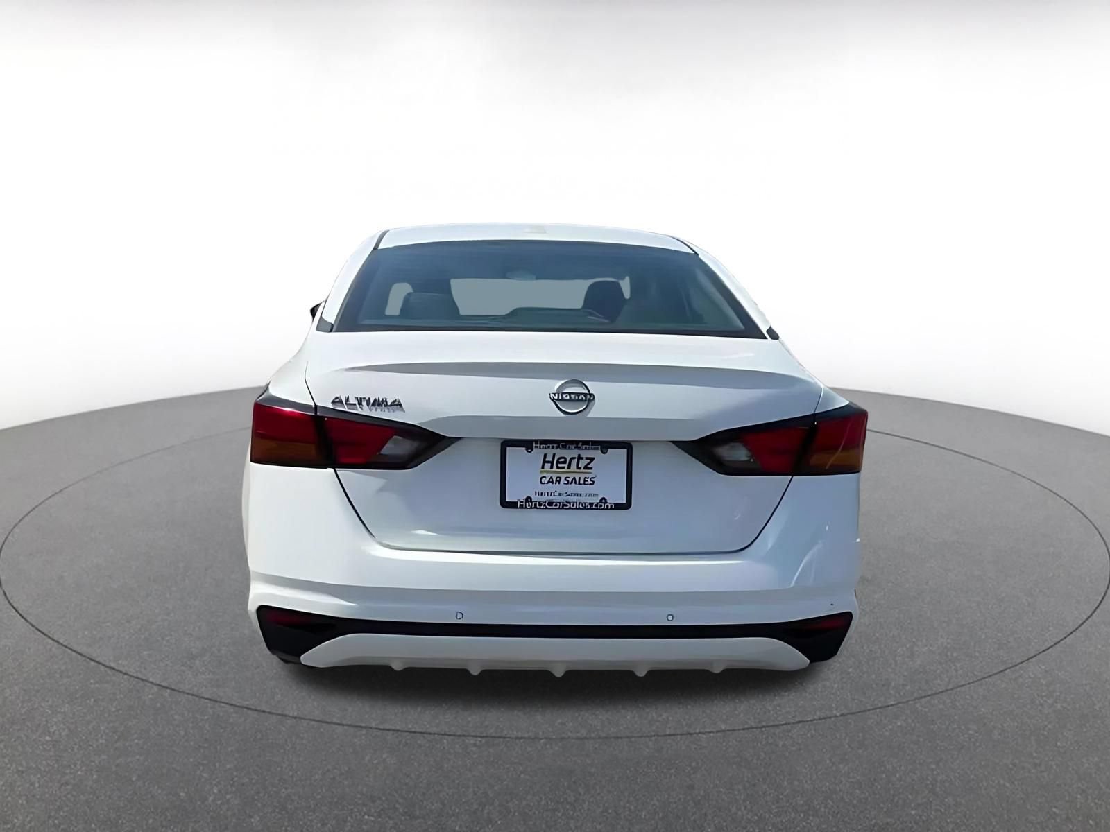 Used 2025 Nissan Altima 2.5 SV FWD image 12