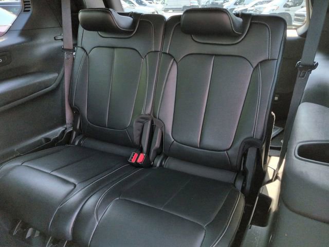 Certified 2024 Jeep Grand Cherokee L Limited w/ Black Appearance Package RWD image 16