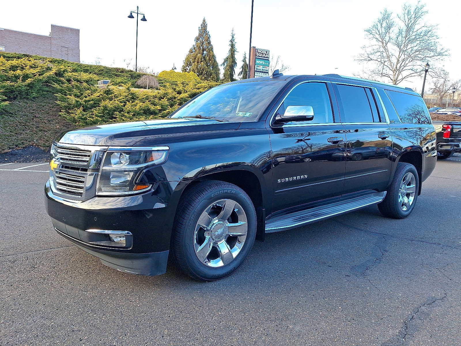 Used 2015 Chevrolet Suburban LTZ image 3