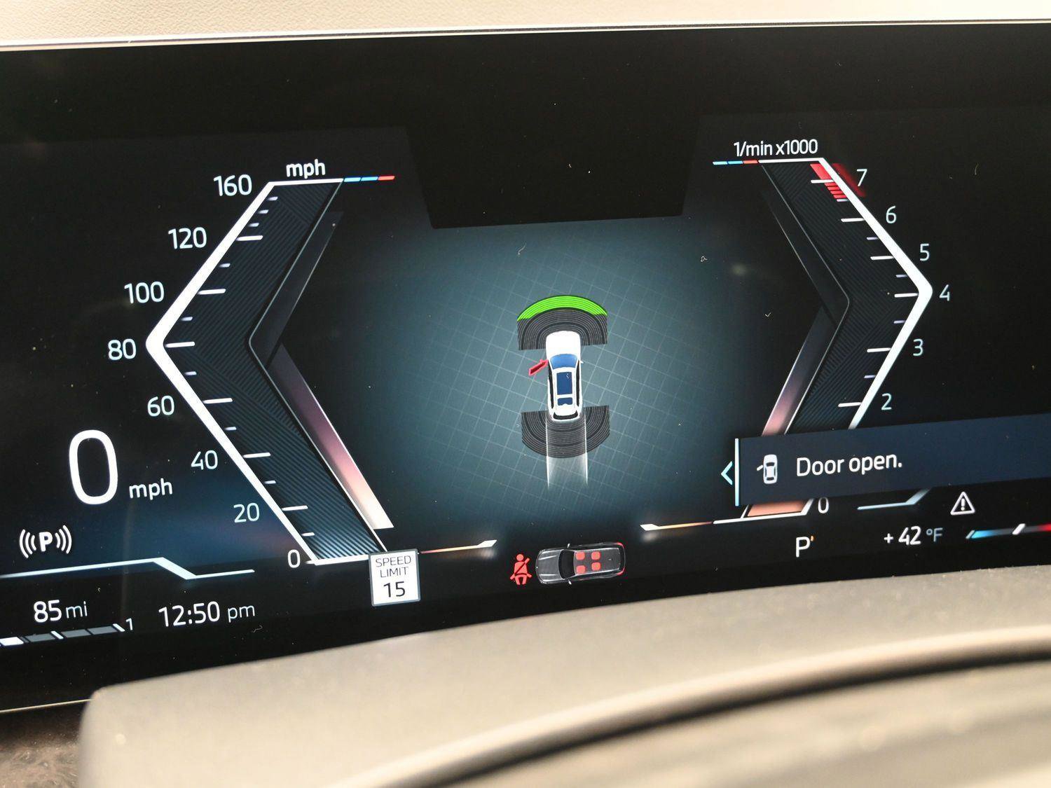 Used 2023 BMW X7 xDrive40i w/ Executive Package image 3