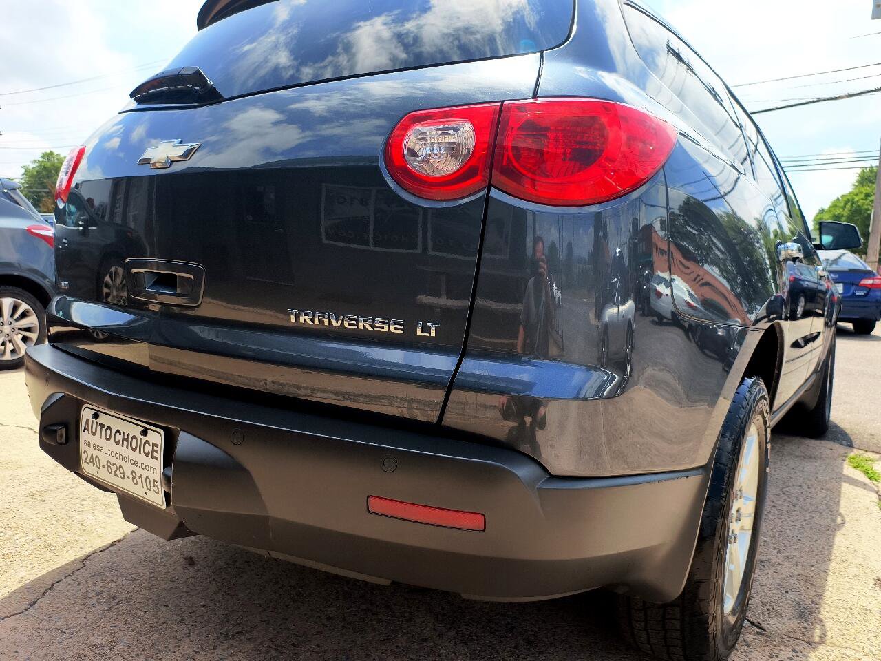 Used 2010 Chevrolet Traverse LT image 31