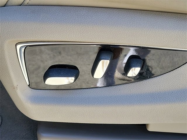 Used 2017 Cadillac Escalade Luxury image 37