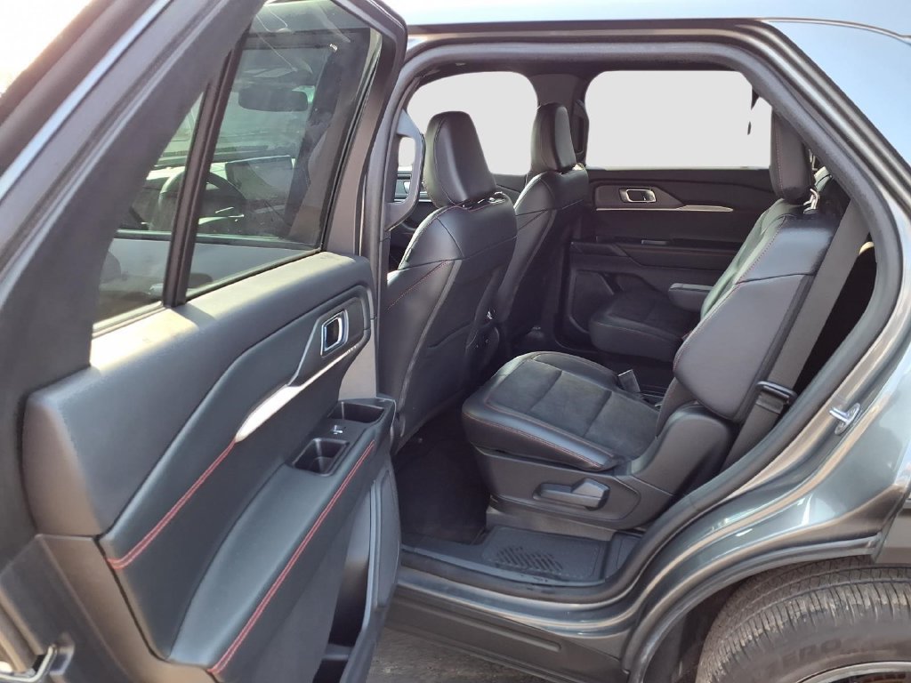 Used 2025 Ford Explorer ST AWD/4WD image 30