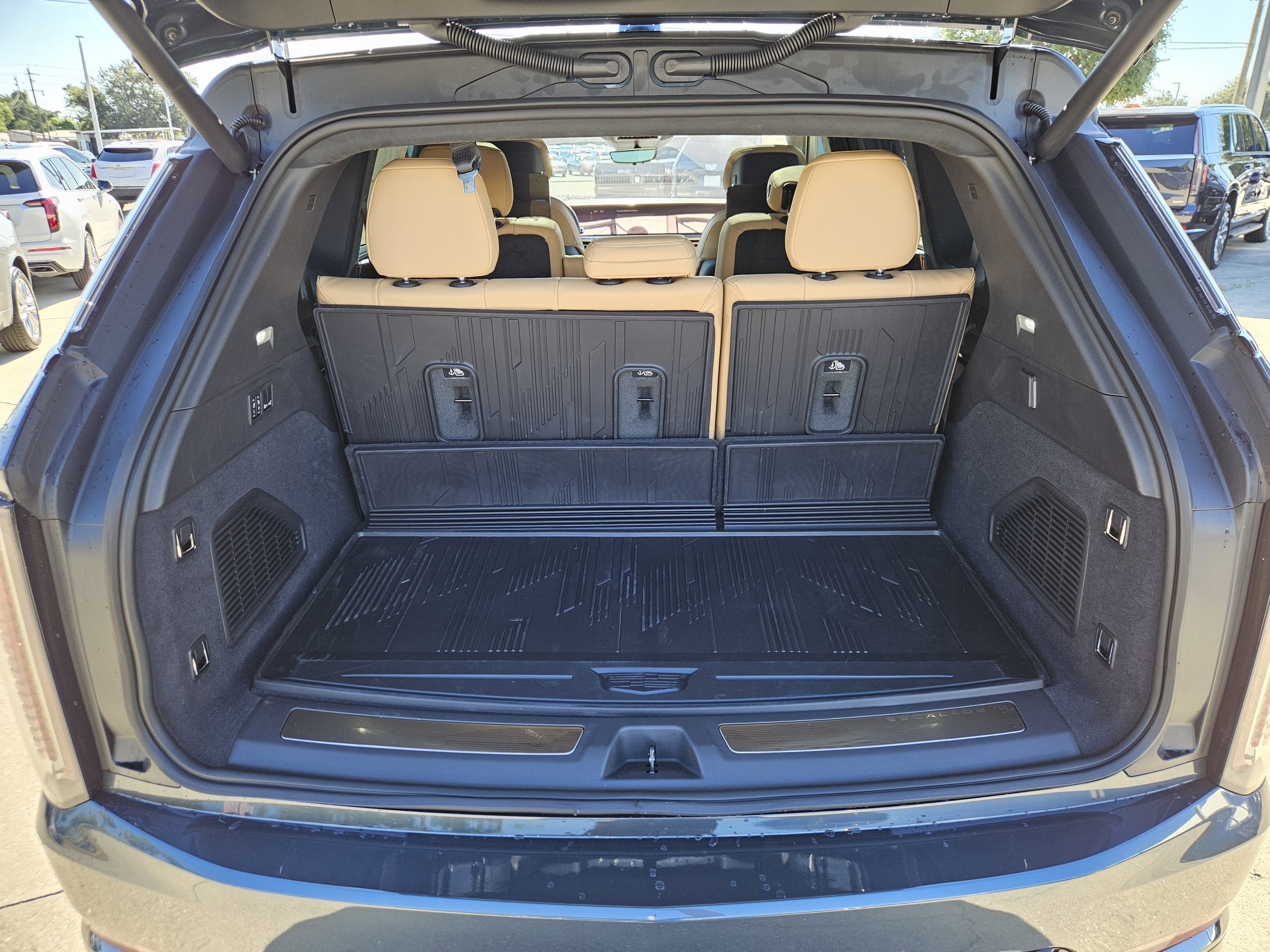 New 2026 Cadillac Escalade IQ Sport 2 w/ LPO, ONYX Package image 12