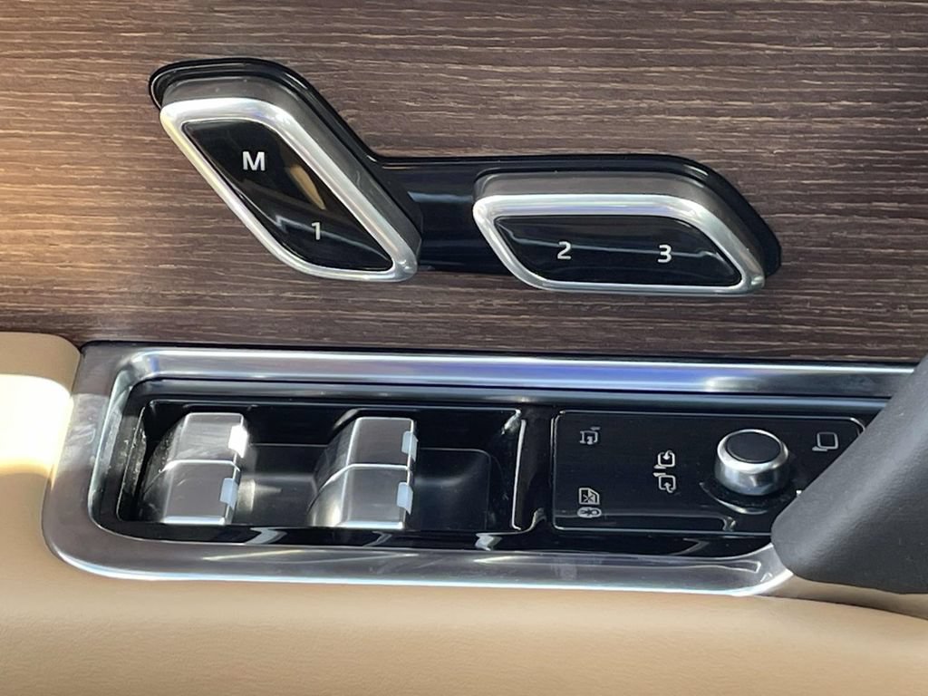 Certified 2023 Land Rover Range Rover Long Wheelbase SE AWD/4WD image 34