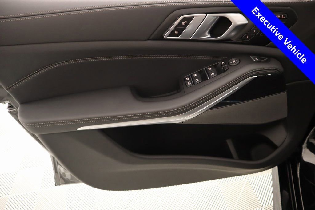 New 2026 BMW X7 xDrive40i w/ M Sport Package image 18