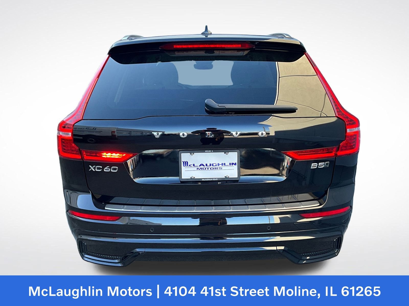 Certified 2023 Volvo XC60 B5 Plus w/ Climate Package image 12