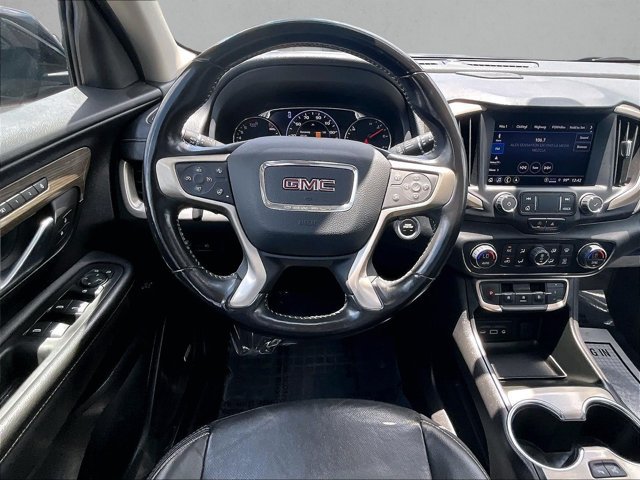 Used 2022 GMC Terrain Denali w/ Denali Premium Package AWD/4WD image 7
