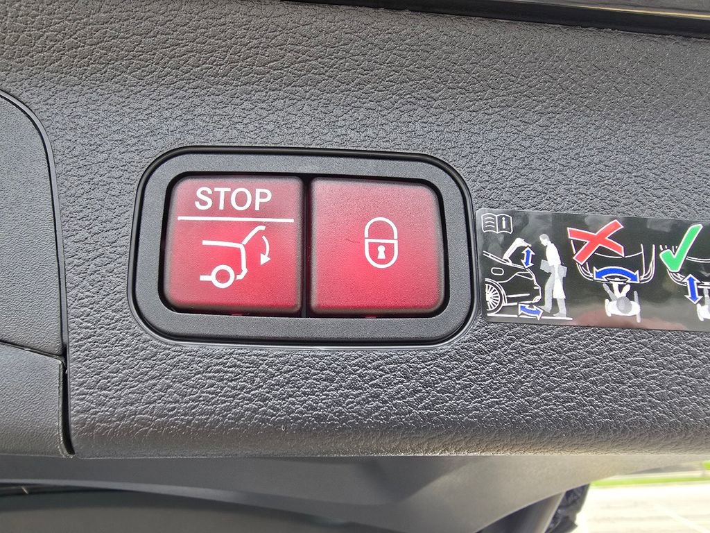 New 2026 Mercedes-Benz GLS 450 4MATIC image 19